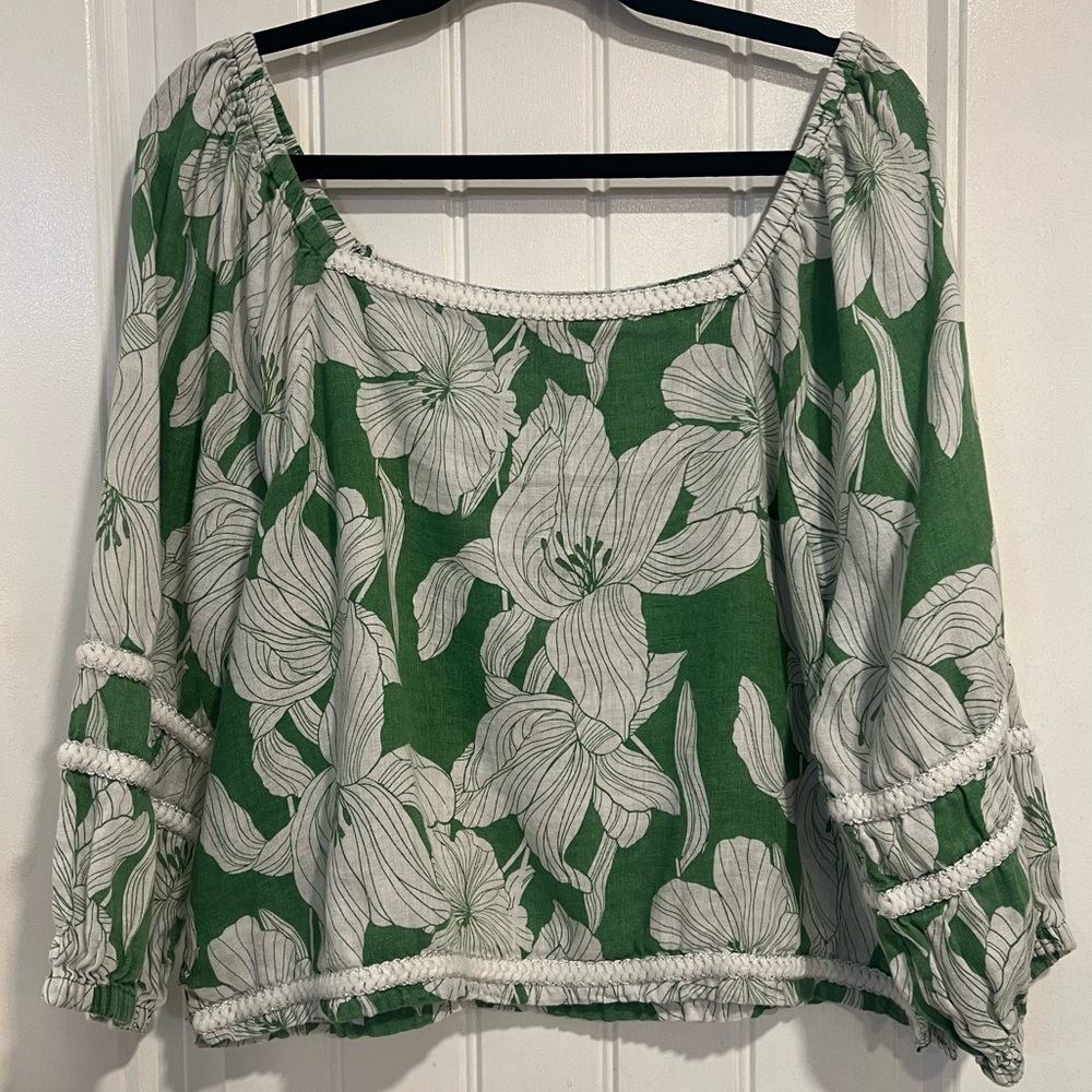 Tahari 100%โ Linen Garment in Vibrant Green and White. Size XL.